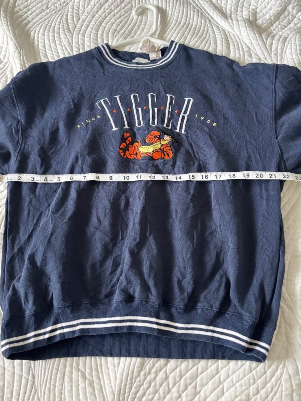 Vintage 90s Disney Store Tigger Sweatshirt L Navy Blue Winnie The Pooh Since 196 - Picture 4 of 5